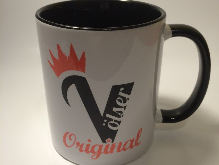 beker-Völser-original-zwart-722x542